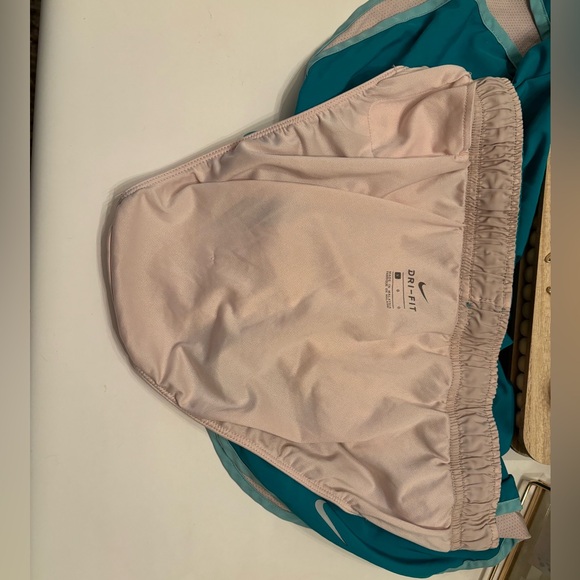 Nike shorts - Picture 3 of 4